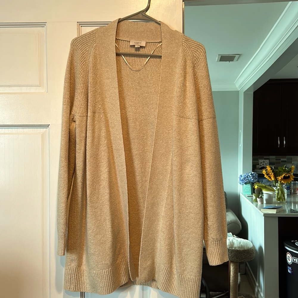 NWOT- beige LOFT sweater cardigan